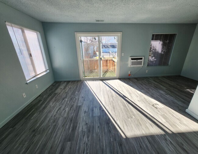 Foto del edificio - Charming Condo for Rent in Prime Location!