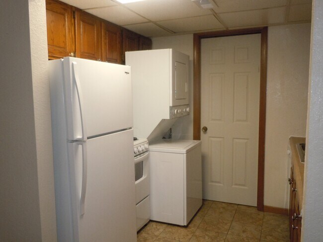 Building Photo - 105 Sandridge Dr