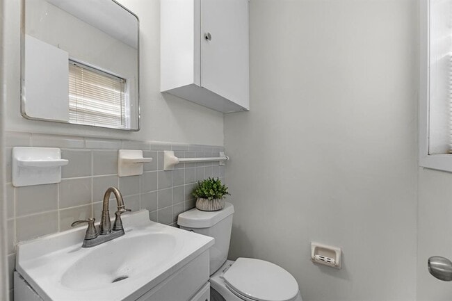 Building Photo - 7150 Carvel Ln