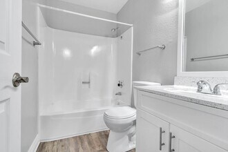 Interior Photo - Grossmont Bluffs