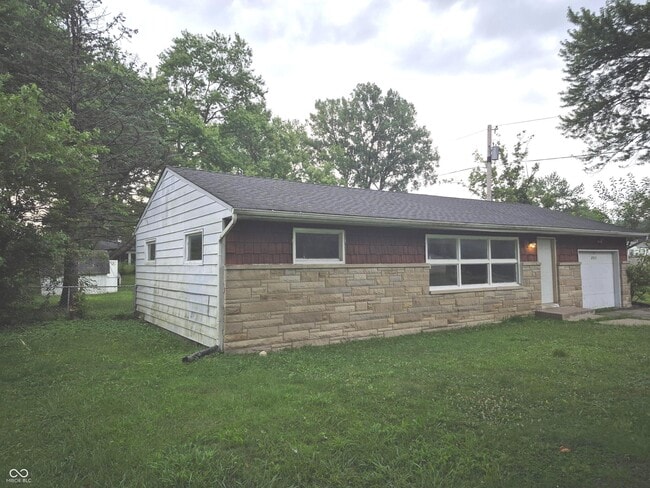 Building Photo - 2725 Kristen Dr W