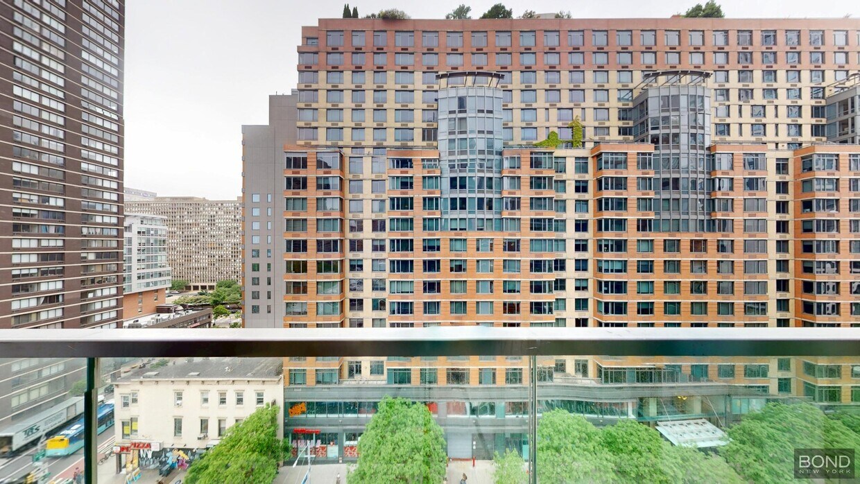 Foto principal - 237 E 34th St