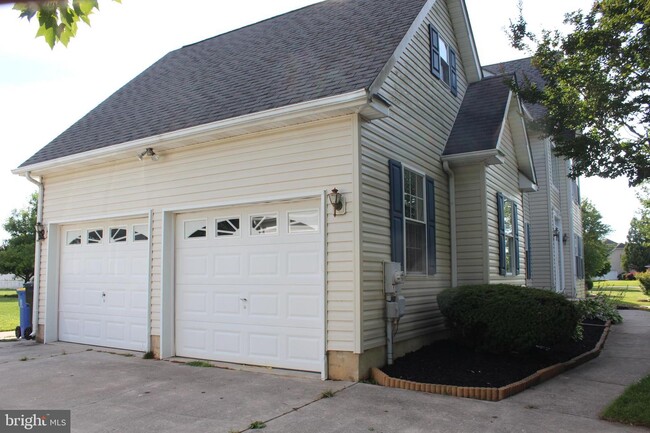 Building Photo - 88 Apple Blossom Dr
