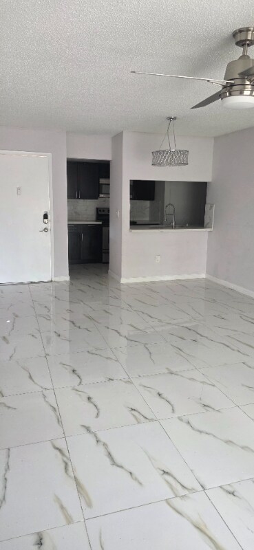 Foto del edificio - 900 NE 209th Terrace