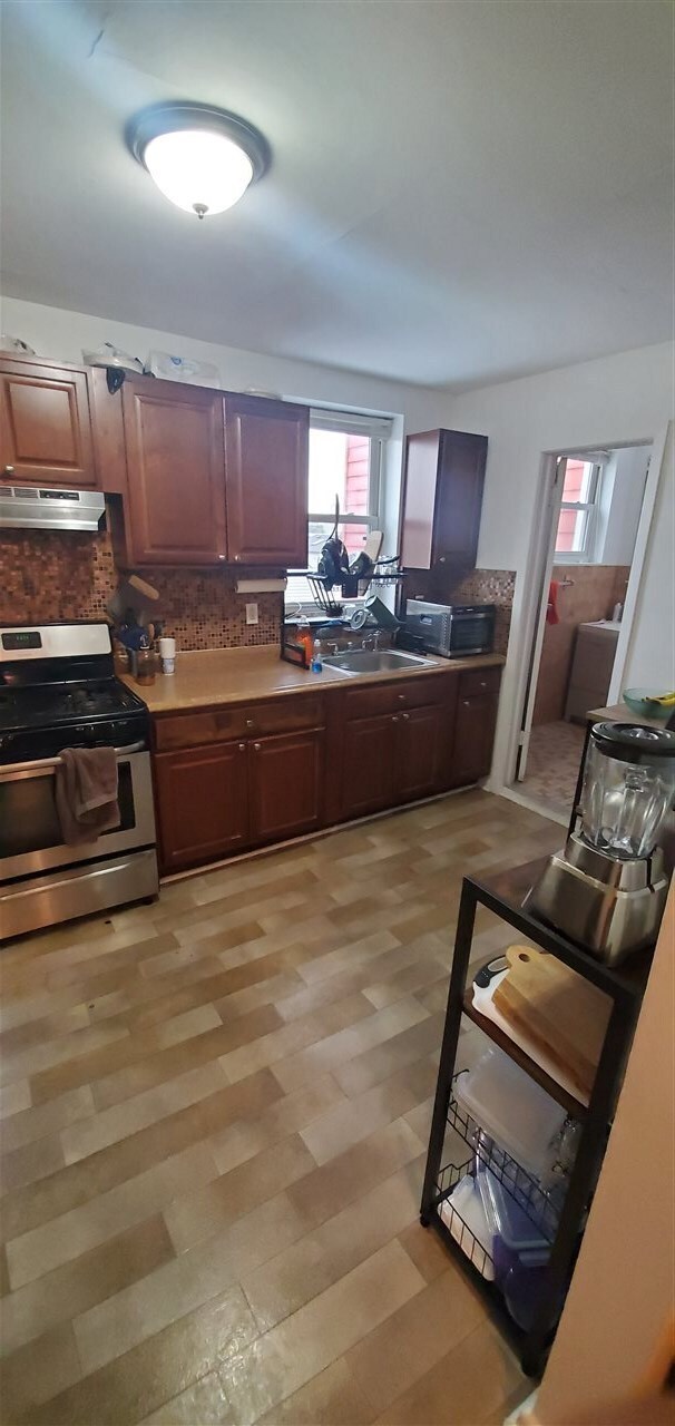 Building Photo - 433 Palisade Ave