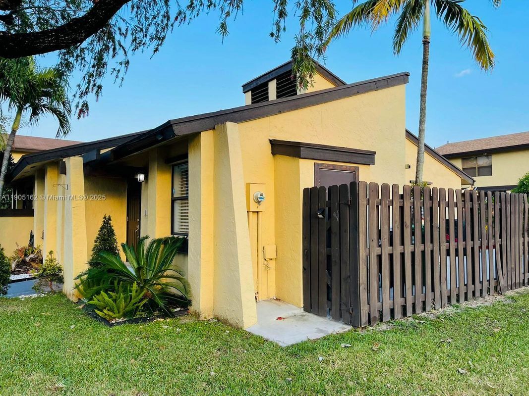 Building Photo - 12736 SW 66th Terrace Dr