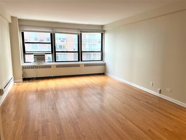 Building Photo - 4180 N Marine Dr
