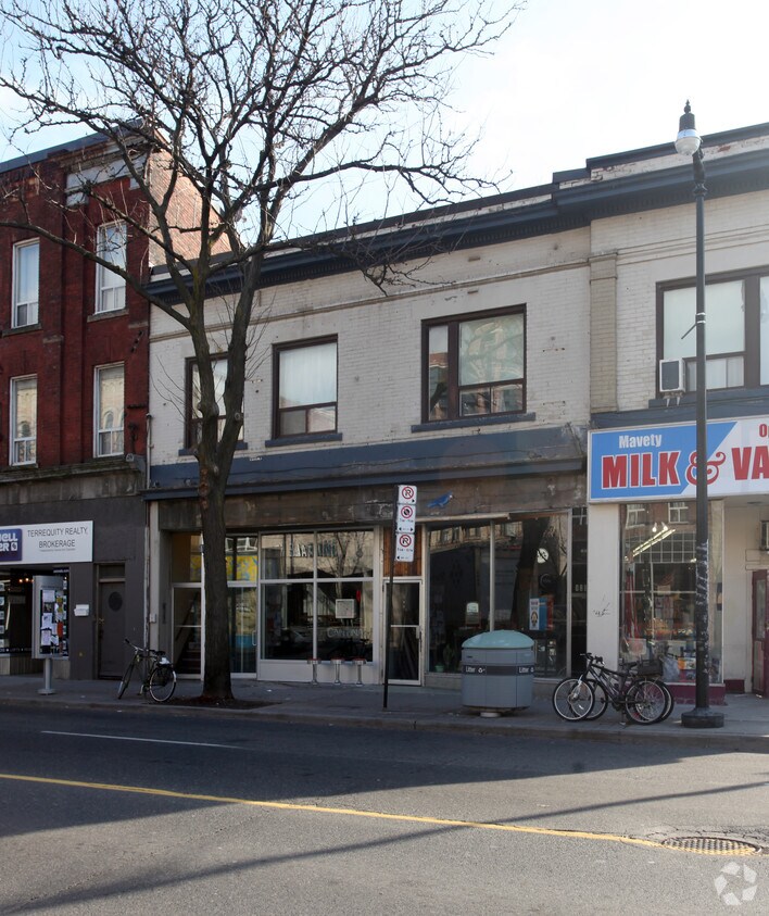 Building Photo - 2881-2885 Dundas St W