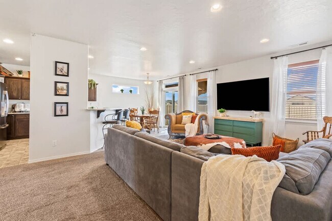 Foto del edificio - 3905 Winged Dove St