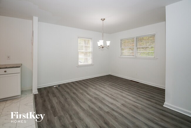 Building Photo - 4684 Clemmons Dr