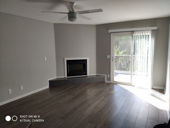 Foto del edificio - 6902 N Edison Ave