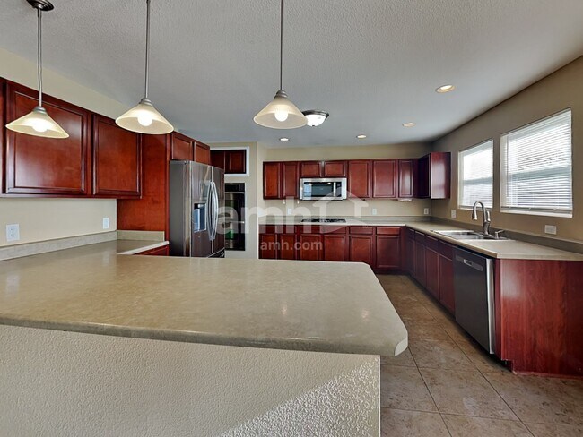 Foto del edificio - 7927 Newhall Way