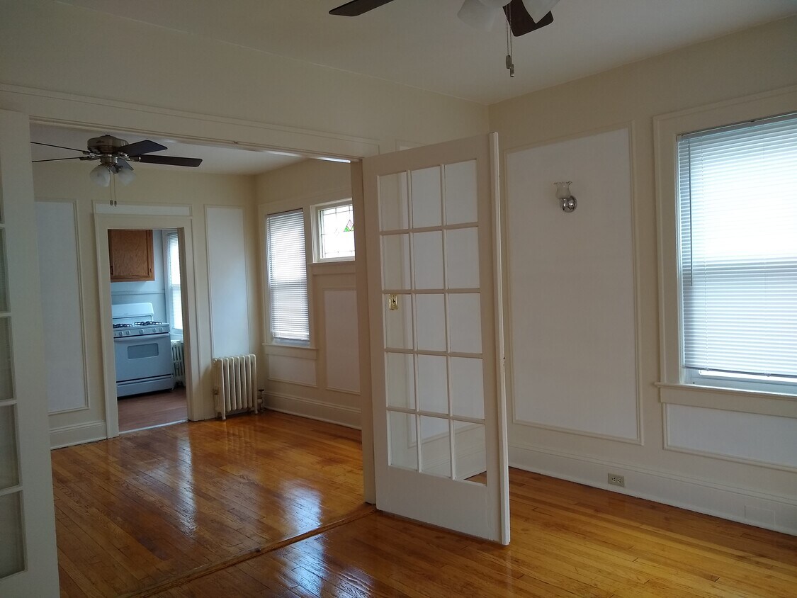 Primary Photo - 305 N 3rd Ave