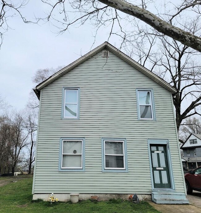 Foto del edificio - 6215 Carpenter Ave