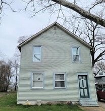 Building Photo - 6215 Carpenter Ave