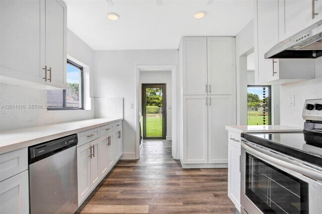 Foto del edificio - 8931 SW 182nd Terrace