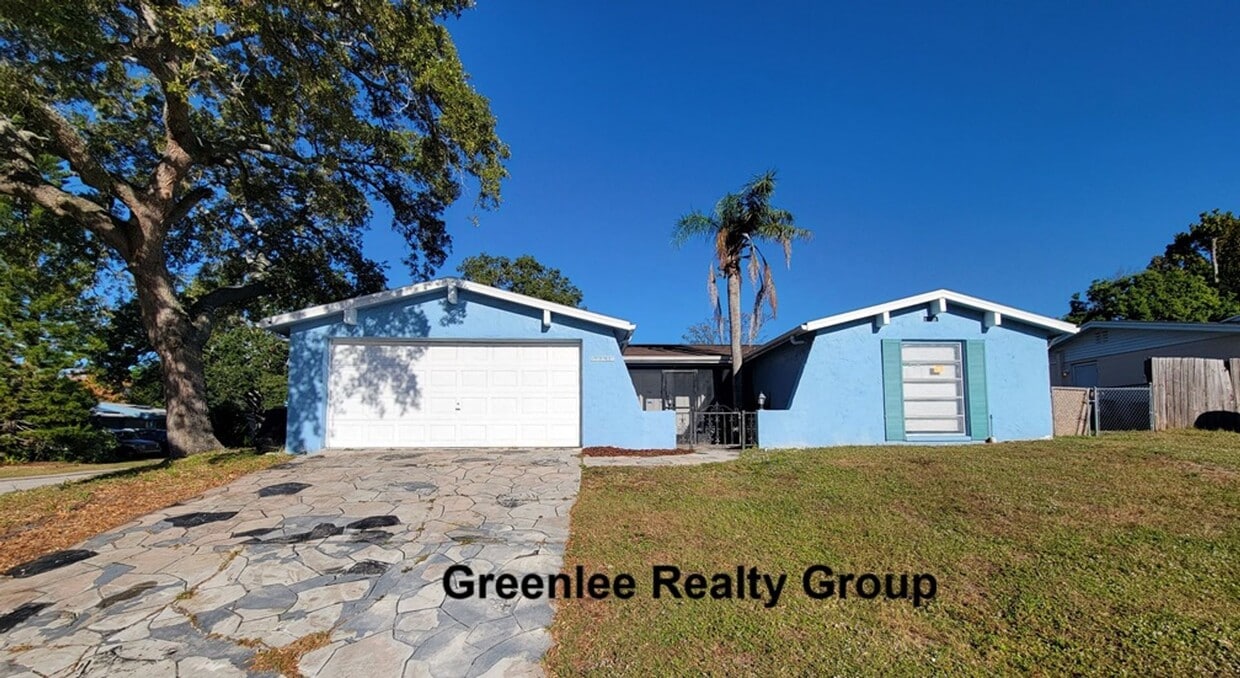 Primary Photo - Spacious 3 Bedroom/ 2 Bath Home on a Large...