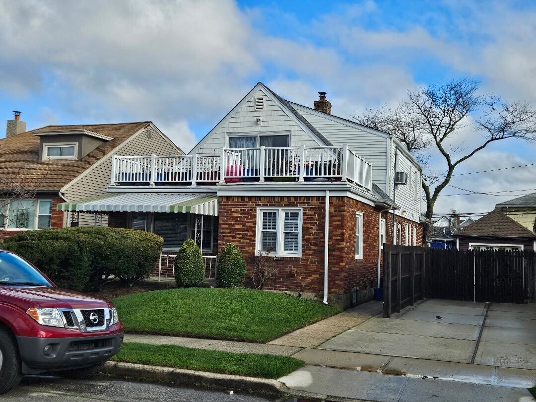 Front of House - 441 E Pine St