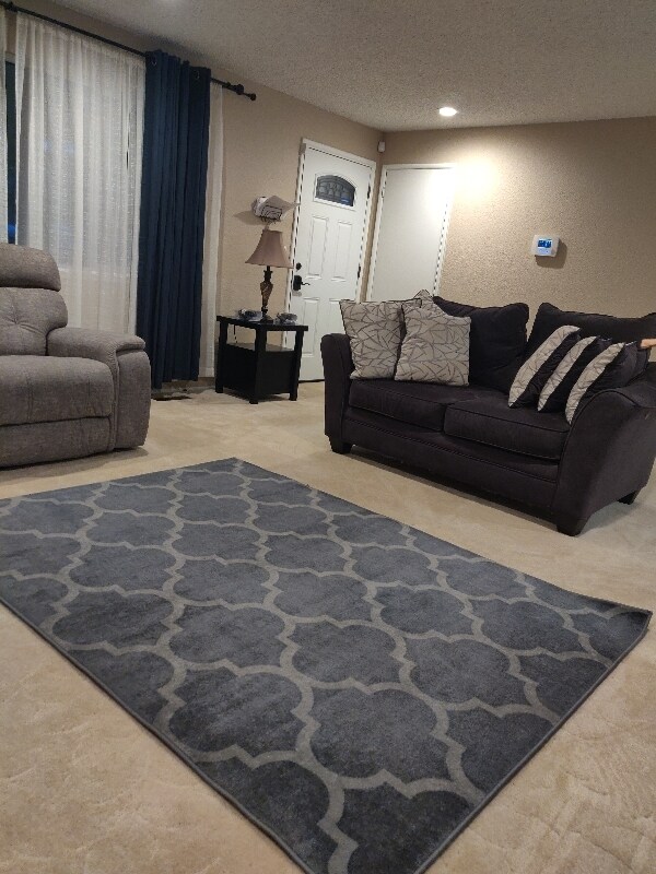 Foto del edificio - 11002 Lundstrom Dr SW