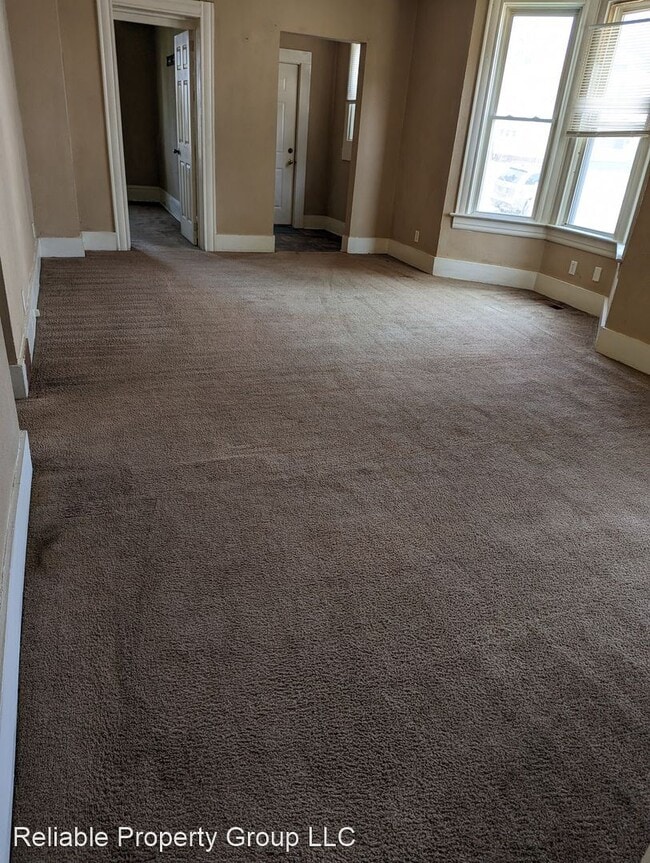 Building Photo - 3 br, 1 bath House - 931 Home Ave  Apt 101A