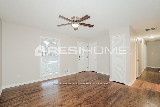 Foto del edificio - 183 Sunrise Cir