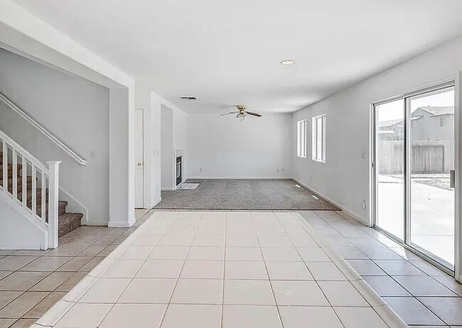 Foto del edificio - Updated 2 Story Home In Weston Ranch