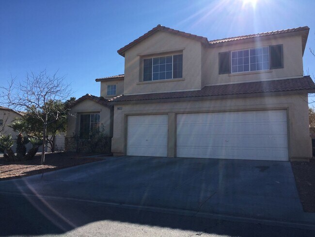 Foto del edificio - **Beautiful 4 Bedroom Home on corner lot i...