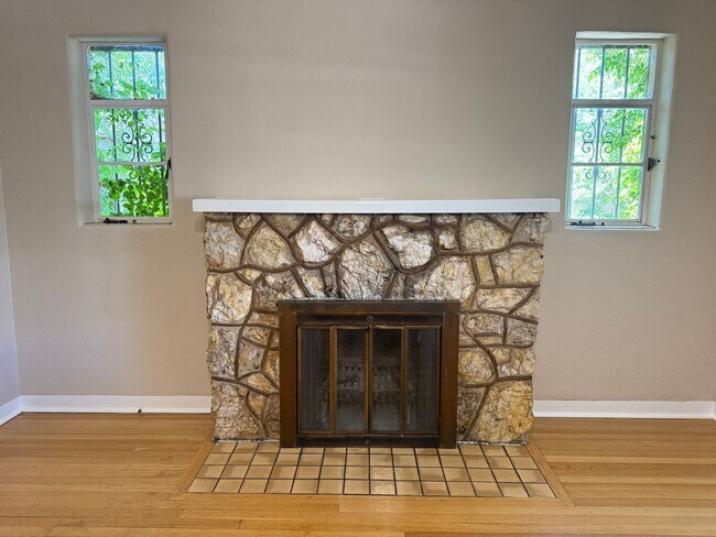 Foto del edificio - North Campus Gem!