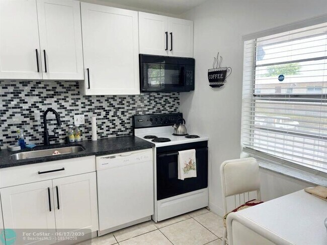Foto del edificio - 7505 NW 5th Pl