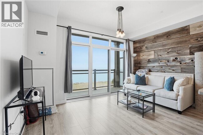 Photo du bâtiment - 35 Southshore Cres