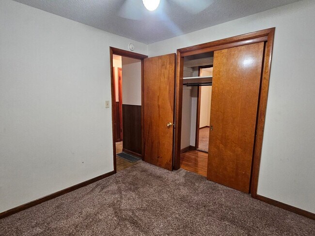 Foto del edificio - Single Family Home - 3BR-1BA - New Haven M...