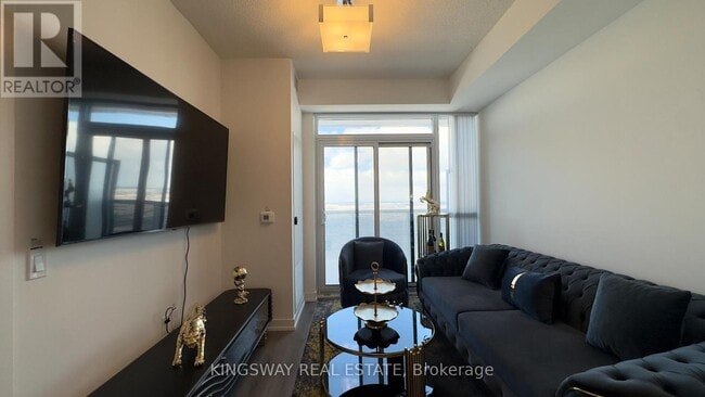 Building Photo - 225 Commerce St