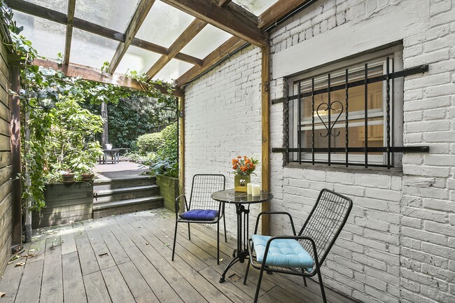 Building Photo - Garden Studio-$2650