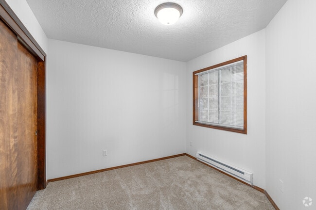 3 habitaciones, 2 baños - 1166 pies cuadrados - Tercer dormitorio - Fir Grove