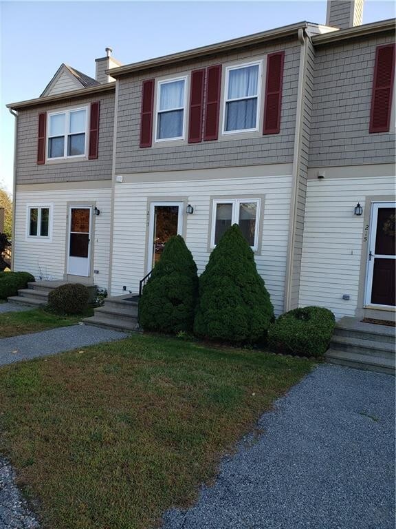Building Photo - 213 Fairway Dr