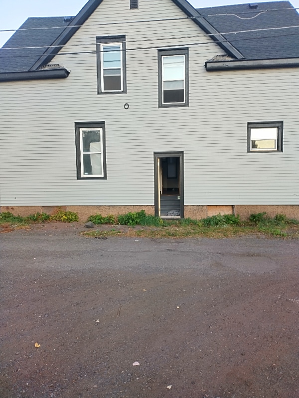 Building Photo - 1211 N 13th St