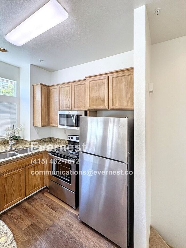 Foto del edificio - Lovely 2-Bedroom Townhome: Comfort and Con...