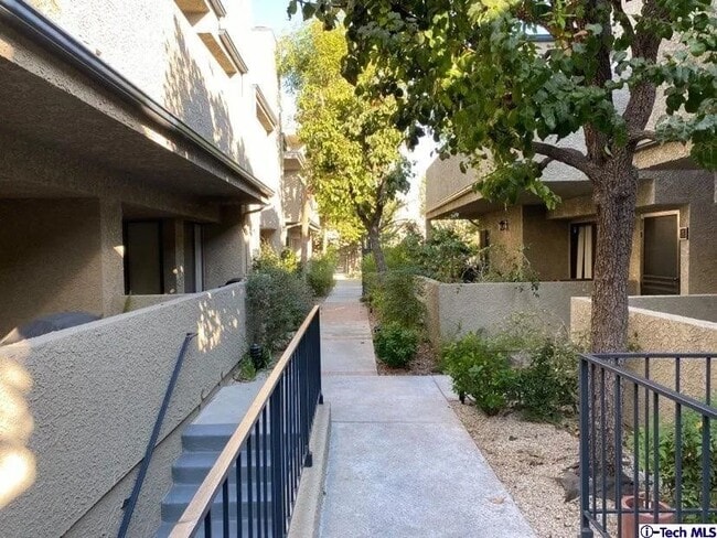 Building Photo - 8565 Independence Ave