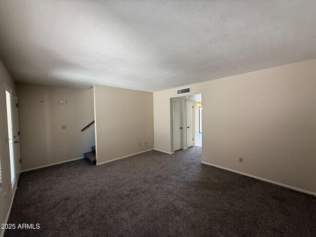 Foto del edificio - 16510 E Palisades Blvd