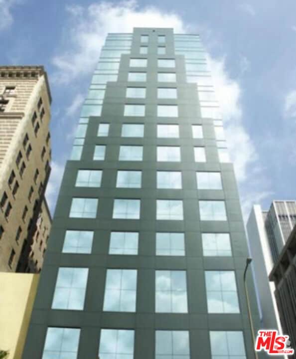 Building Photo - 655S S Hope St