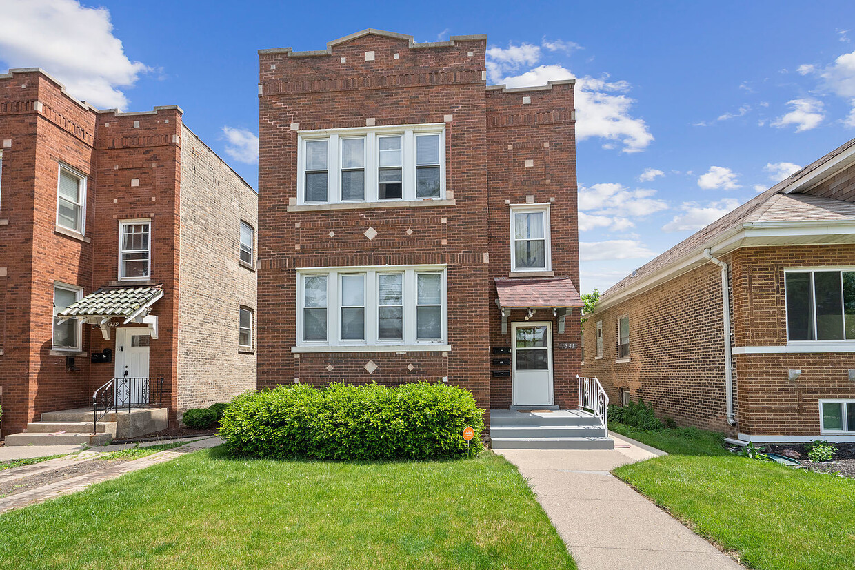 Primary Photo - 1341 Ridgeland Ave