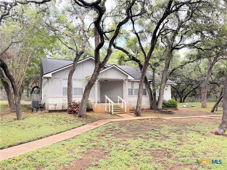 Primary Photo - 818 Canyon Oaks Drive
