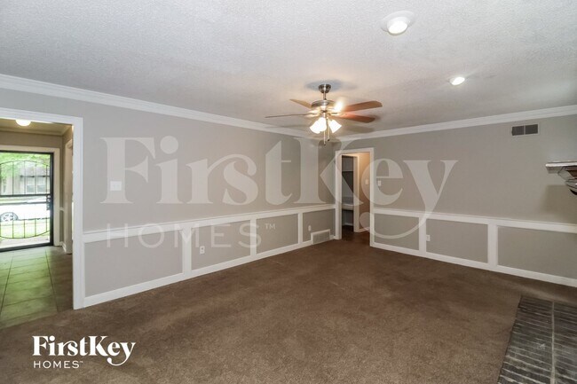 Foto del edificio - 4619 Leash Ln