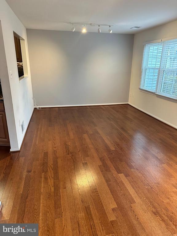 Foto del edificio - 7943 Timarand Ct