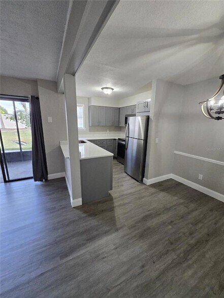 Foto del edificio - 3044 Antique Oaks Cir