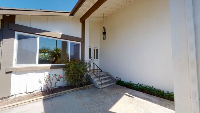 Foto del edificio - Spacious 4 Bedroom, 3 Bathroom Home in Wes...