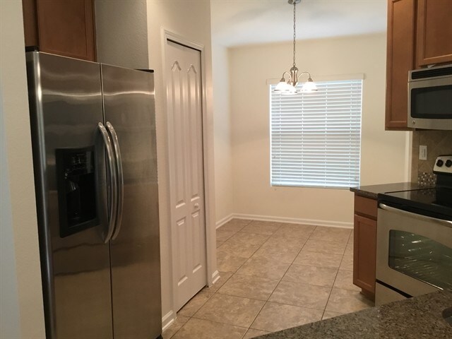 Building Photo - 216 W Jayce Way