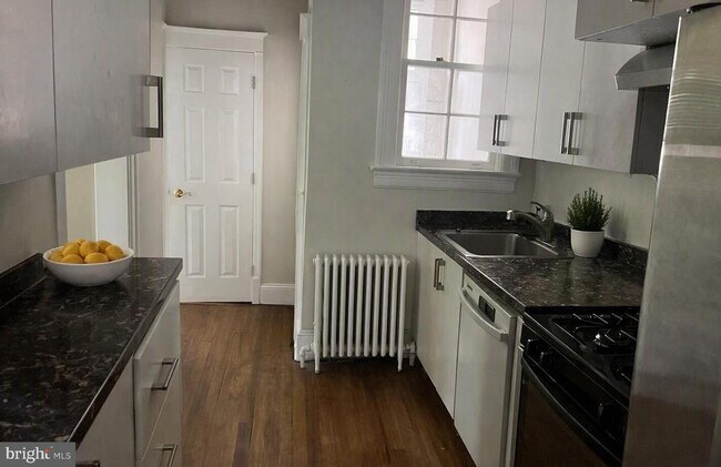 Foto del edificio - 4218 38th St NW