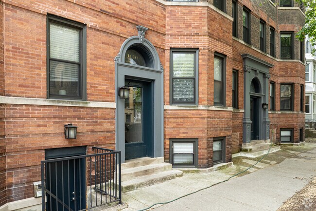 Building Photo - 2848 N Seminary Ave