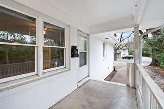 Building Photo - 609 W Markham Ave